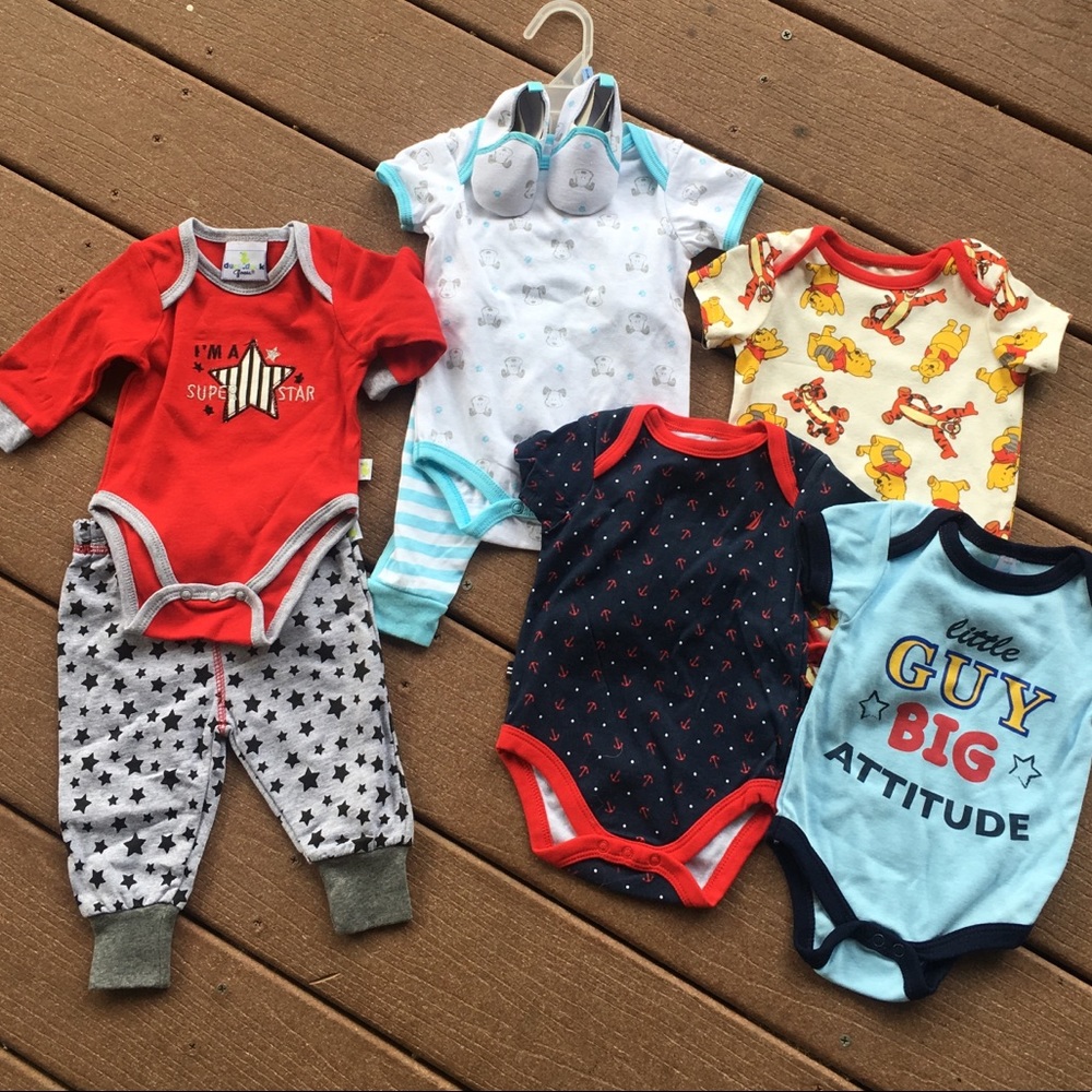 Bundle Lot of 0-3 months onesie outfits